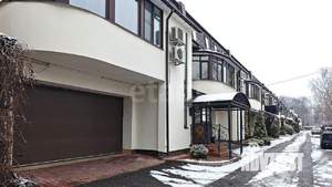 Таунхаус 297м², 3-этажный, участок 3 сот.