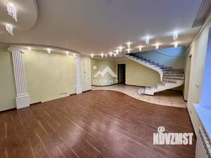 Таунхаус 296м², 3-этажный, участок 3 сот.