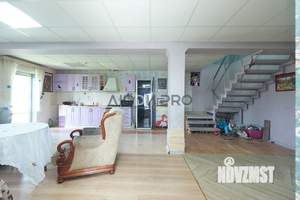 Коттедж 175м², 3-этажный, участок 10 сот.