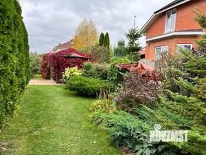 Коттедж 254м², 3-этажный, участок 6 сот.