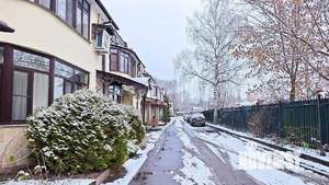 Таунхаус 297м², 3-этажный, участок 3 сот.