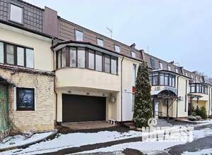 Таунхаус 297м², 3-этажный, участок 3 сот.