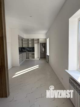 Таунхаус 200м², 3-этажный, участок 10 сот.