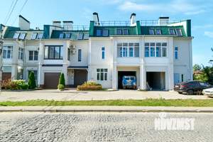 Таунхаус 273м², 3-этажный, участок 3 сот.