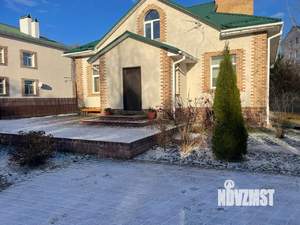 Коттедж 220м², 2-этажный, участок 10 сот.