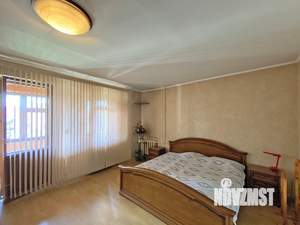 Коттедж 240м², 3-этажный, участок 10 сот.