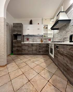 Дом 260м², 3-этажный, на длительный срок, 
