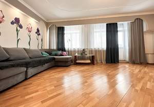 Дом 260м², 3-этажный, на длительный срок, 