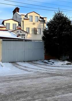 Дом 260м², 3-этажный, на длительный срок, 