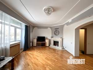 Таунхаус 250м², 3-этажный, на длительный срок, 