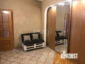 Таунхаус 250м², 3-этажный, на длительный срок, 