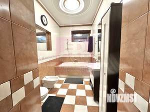 Дом 630м&sup2;, 4-этажный, на длительный срок, 