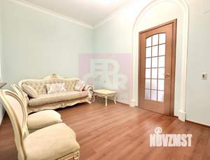 Дом 630м&sup2;, 4-этажный, на длительный срок, 