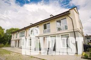 Дом 63м&sup2;, 3-этажный, посуточно, 