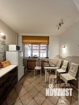 Таунхаус 250м², 3-этажный, на длительный срок, 