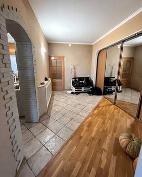 Дом 260м², 3-этажный, на длительный срок, 