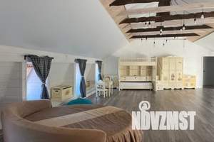 Дом 230м&sup2;, 2-этажный, посуточно, 