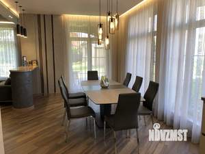 Дом 220м&sup2;, 2-этажный, на длительный срок, 