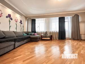 Таунхаус 250м², 3-этажный, на длительный срок, 