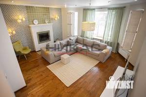 Дом 360м&sup2;, 3-этажный, на длительный срок, 