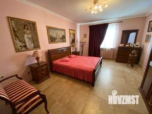Коттедж 327м², 3-этажный, участок 10 сот.  