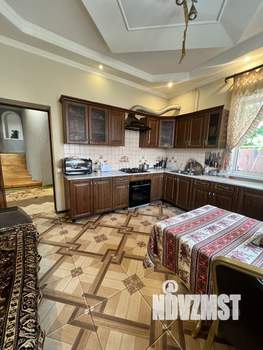 Дом 217м&sup2;, 2-этажный, участок 4 сот.  