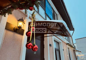 Дом 5984м&sup2;, 3-этажный, участок 1 сот.  