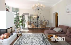 Дом 540м&sup2;, 3-этажный, участок 8 сот.  