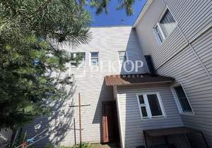 Дом 220м&sup2;, 2-этажный, участок 5 сот.  