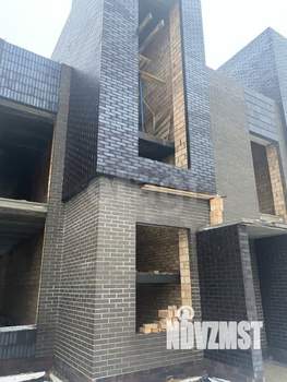 Таунхаус 196м², 3-этажный, участок 25 сот.  