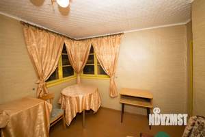 Дом 40м&sup2;, 2-этажный, участок 4 сот.  