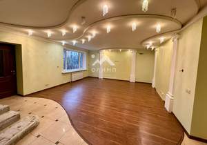 Дом 296м², 3-этажный, участок 3 сот.  