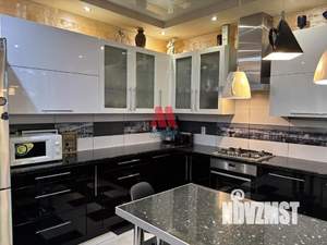 Коттедж 180м², 2-этажный, участок 6 сот.  