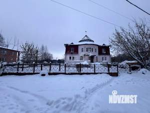 Дом 728м&sup2;, 3-этажный, участок 11 сот.  