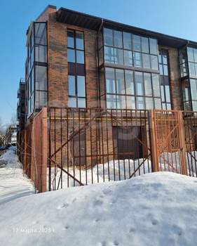 Дом 214м&sup2;, 3-этажный, участок 1 сот.  