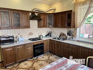 Дом 217м&sup2;, 2-этажный, участок 4 сот.  