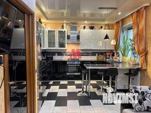 Коттедж 180м², 2-этажный, участок 6 сот.  