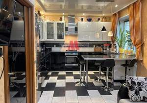 Дом 180м², 2-этажный, участок 6 сот.  