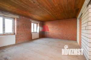 Дом 240м&sup2;, 2-этажный, участок 6 сот.  