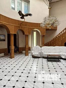 Коттедж 800м&sup2;, 3-этажный, участок 10 сот.  