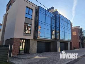 Таунхаус 305м&sup2;, 3-этажный, участок 1 сот.  