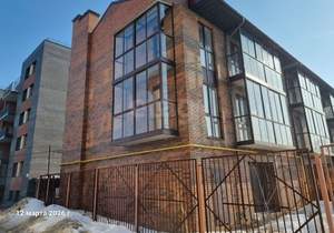 Дом 214м&sup2;, 3-этажный, участок 1 сот.  