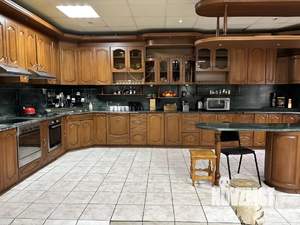 Коттедж 800м&sup2;, 3-этажный, участок 10 сот.  