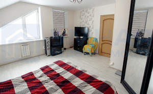 Дом 100м&sup2;, 2-этажный, участок 0 сот.  