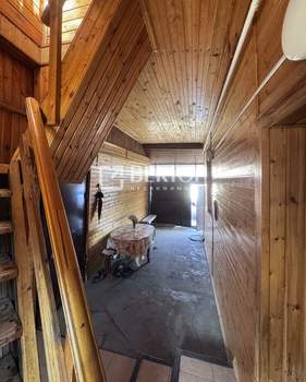 Дом 220м&sup2;, 2-этажный, участок 5 сот.  