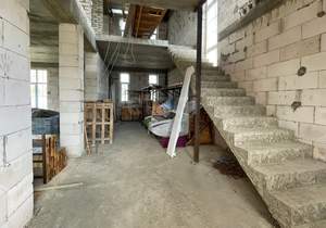 Дом 209м&sup2;, 2-этажный, участок 9 сот.  