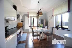 Дом 540м&sup2;, 3-этажный, участок 8 сот.  