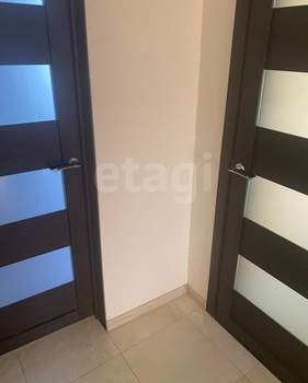 Дом 424м&sup2;, 3-этажный, участок 6 сот.  