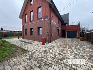 Дом 265м&sup2;, 2-этажный, участок 6 сот.  