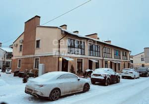 Дом 5984м&sup2;, 3-этажный, участок 1 сот.  